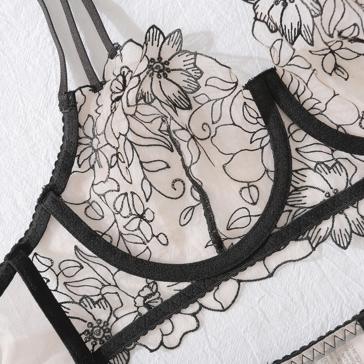 Komplet Nude Embroidery
